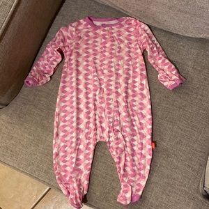 Magnetic me by Magnificent baby footie